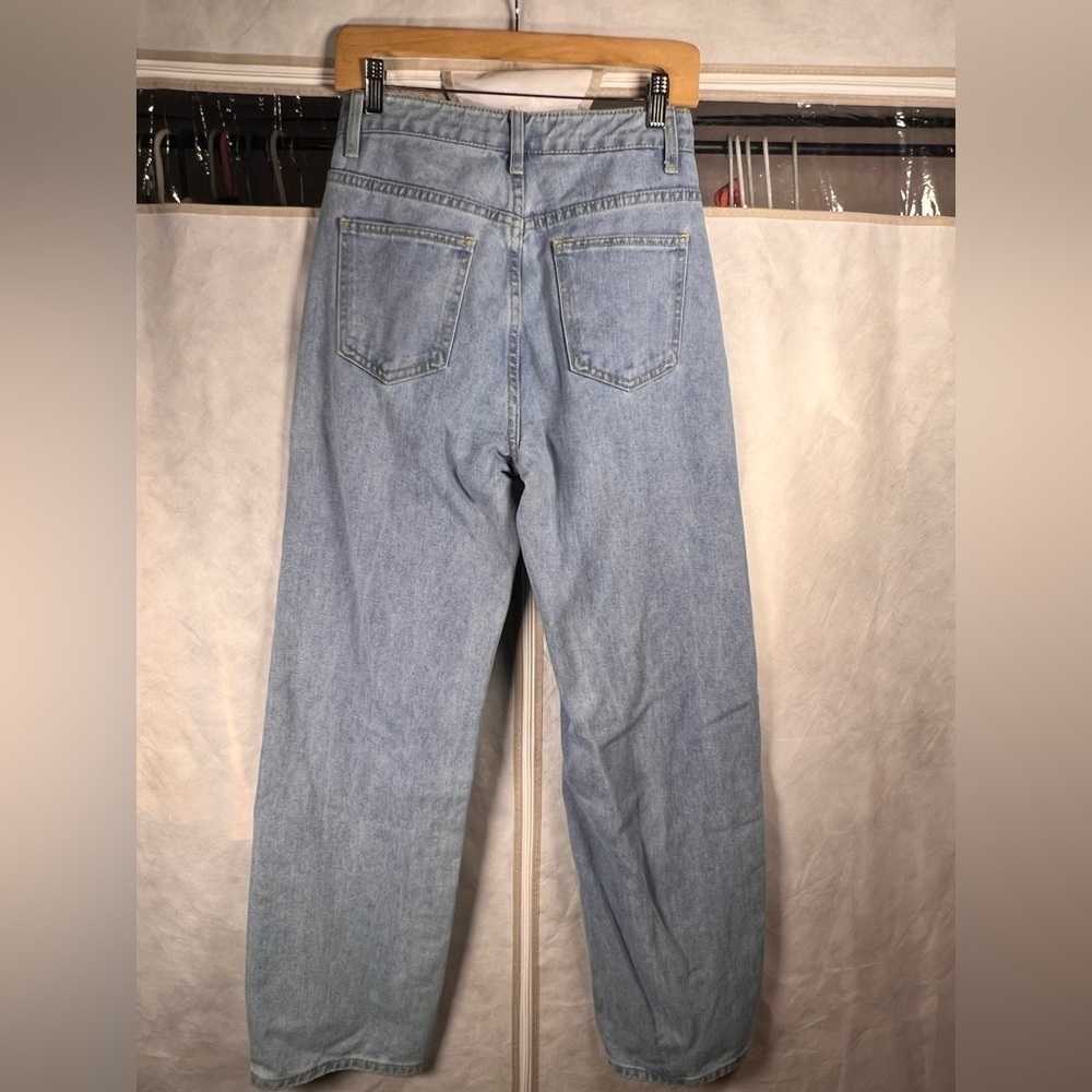 PrettyLittleThing Light Blue Straight Leg Jeans excellent condition size 4 - Picture 4 of 5